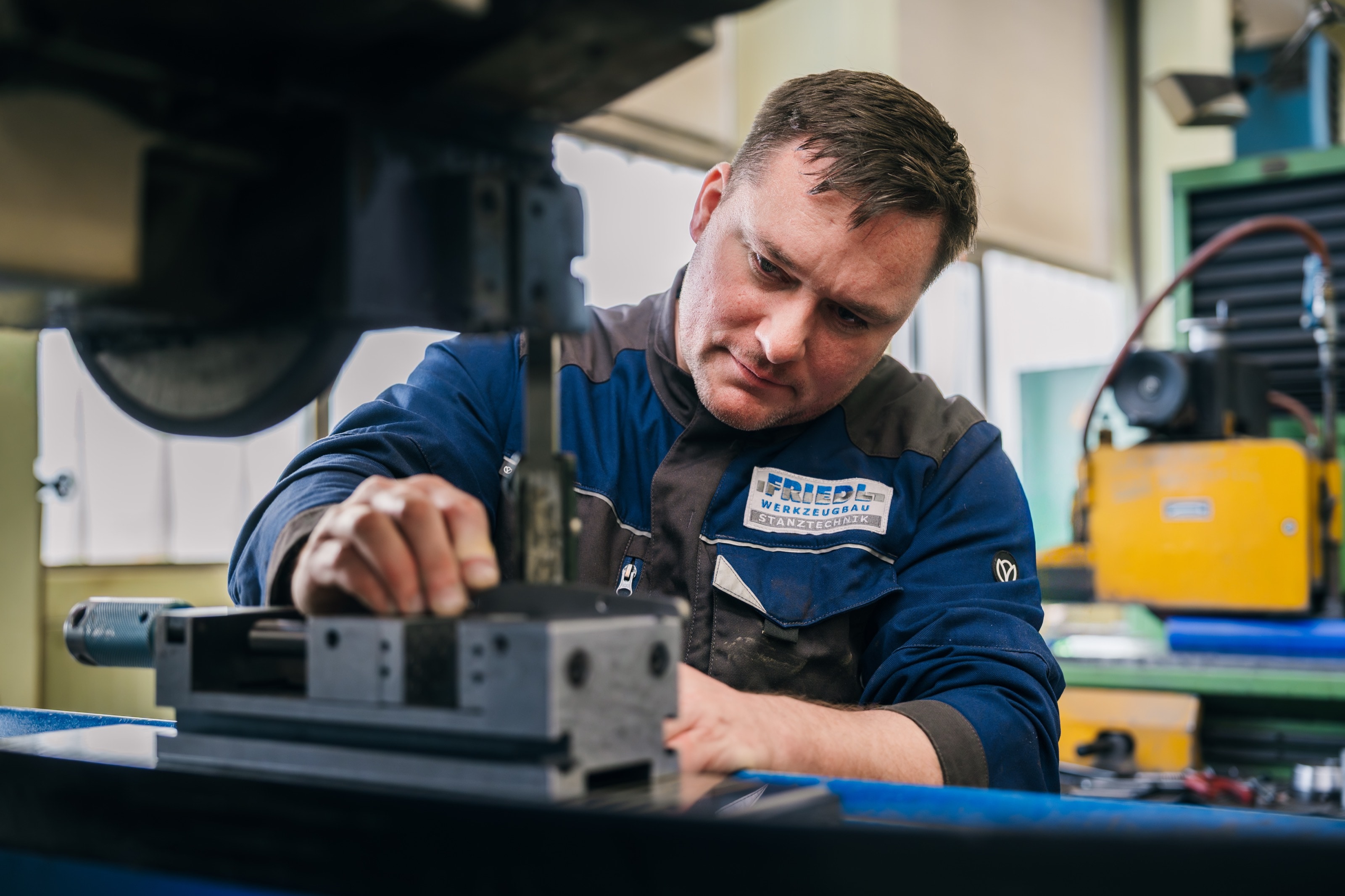 Friedl GmbH — Industrie in Bewegung